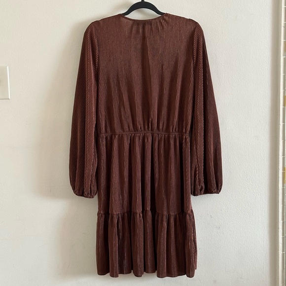 Emma & Michele Brown Long Sleeve Short Dress NWT - Picture 6 of 6